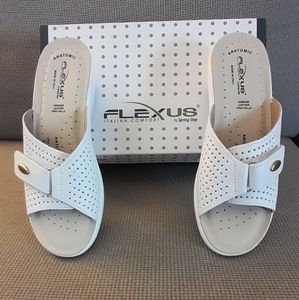 Sz 7 Flexus KEA-W adjustable leather slide/sandal